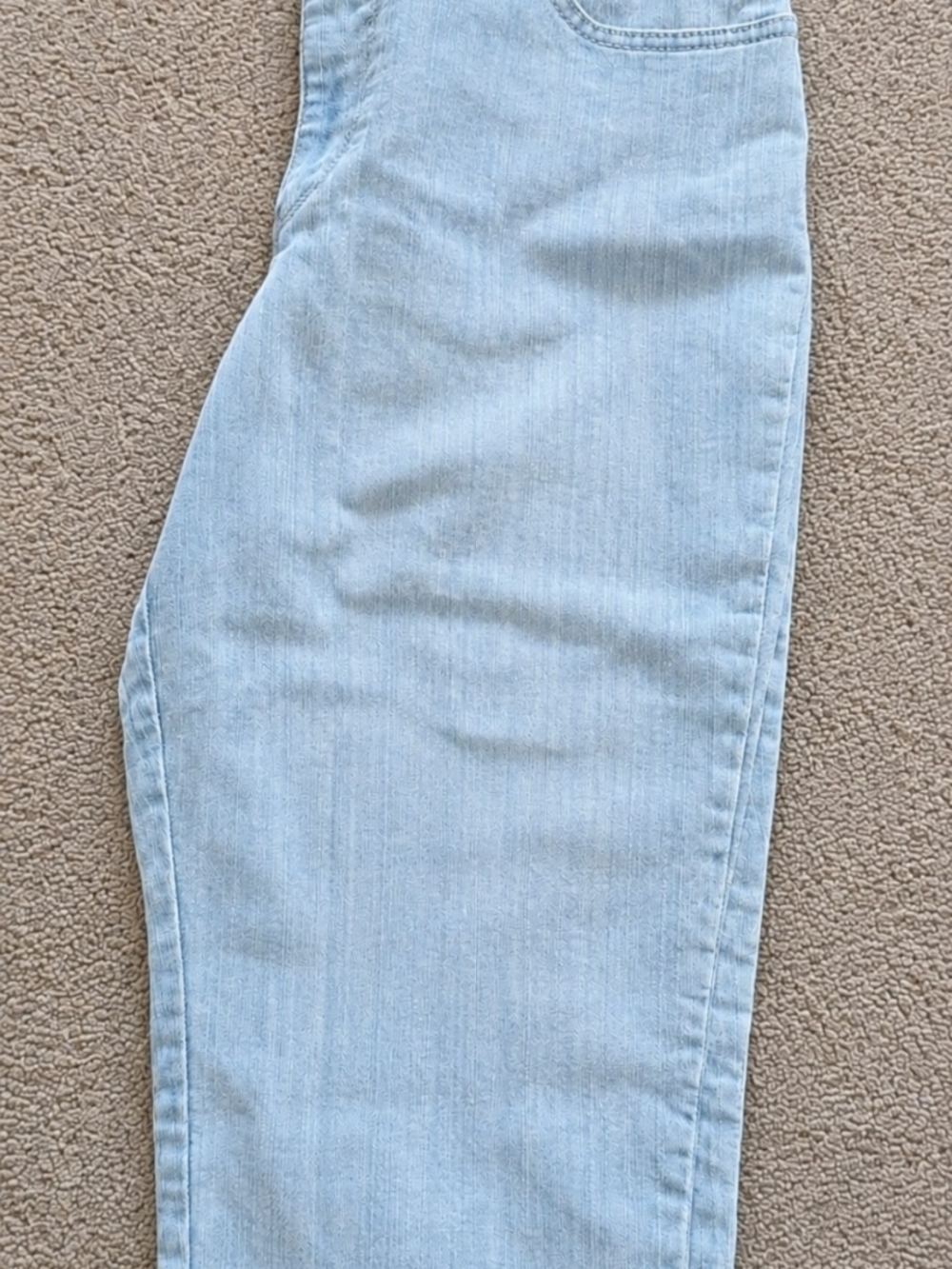 Gloria Vanderbilt Light Blue Straight Leg Capri Jeans
